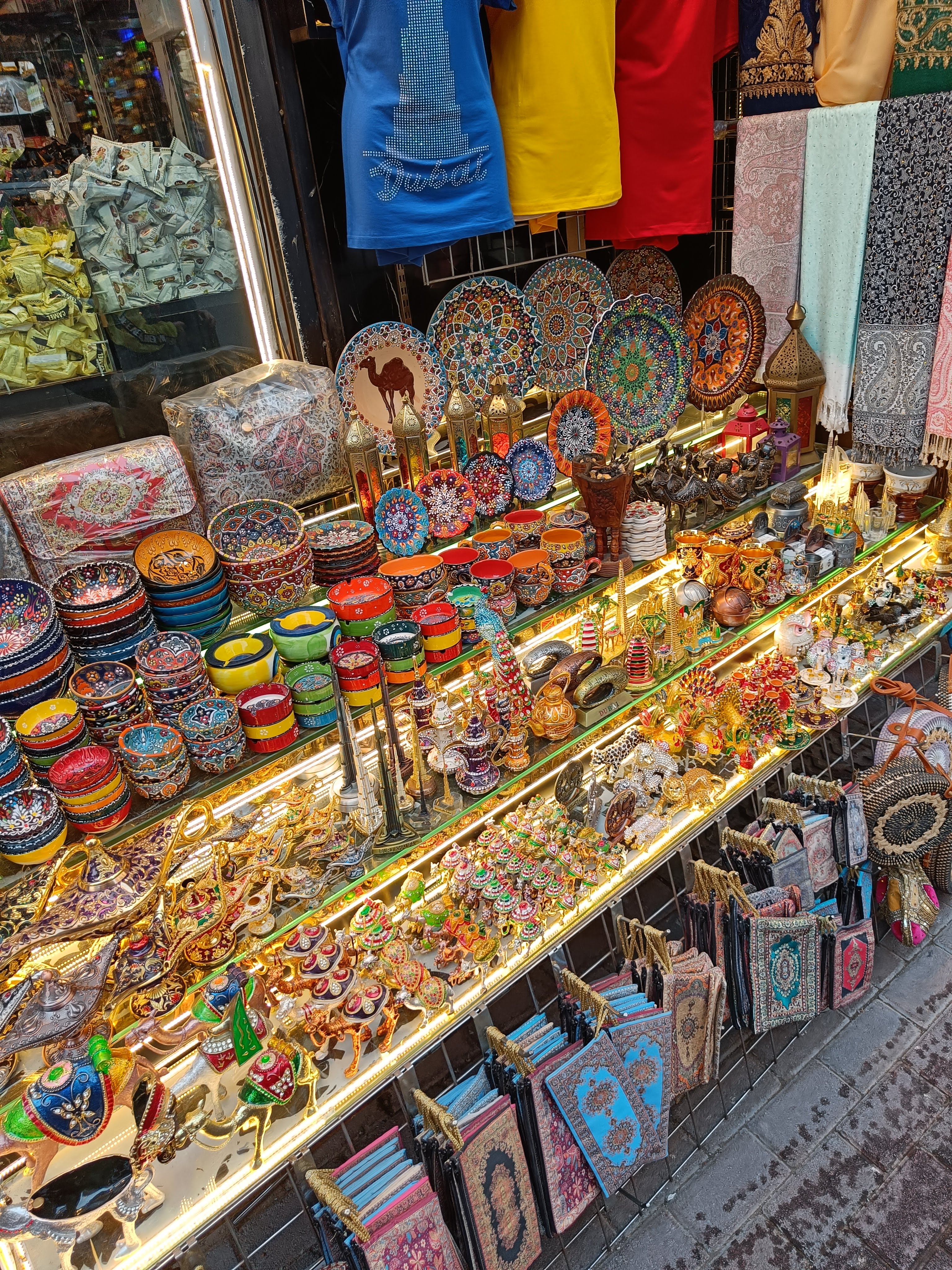 Spice Souk sampling and tasting experience - fragrant spices and souvenirs shopping in Dubai